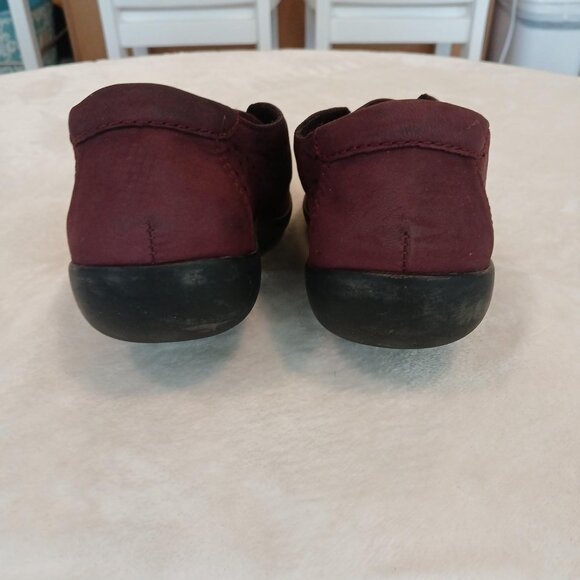 CLARKS COLLECTION SOFT CUSHION LOAFERS - Picture 6 of 7